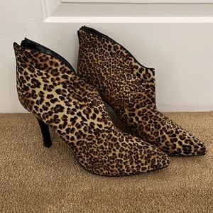Brand new Carlos Santana leopard print stiletto heels